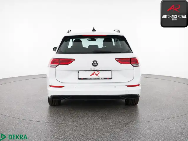 Volkswagen Golf view 4