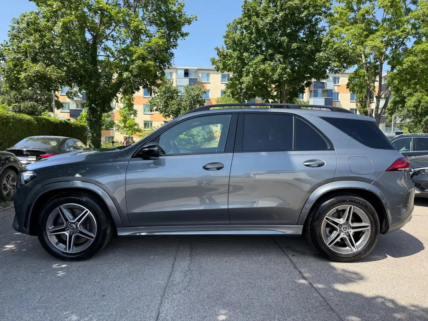 Mercedes-Benz GLE 350 de 4Matic~360Kam~Burm~Distr~LED~Ambie~ Grau - 2