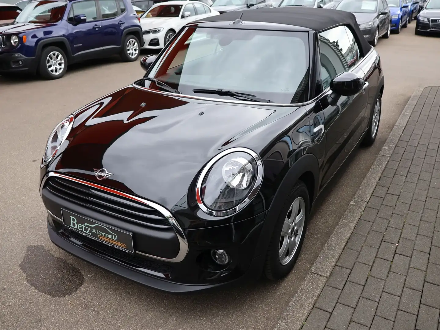 MINI One Cabrio SHZ PDC Servicegepflegt bei MINI Schwarz - 1