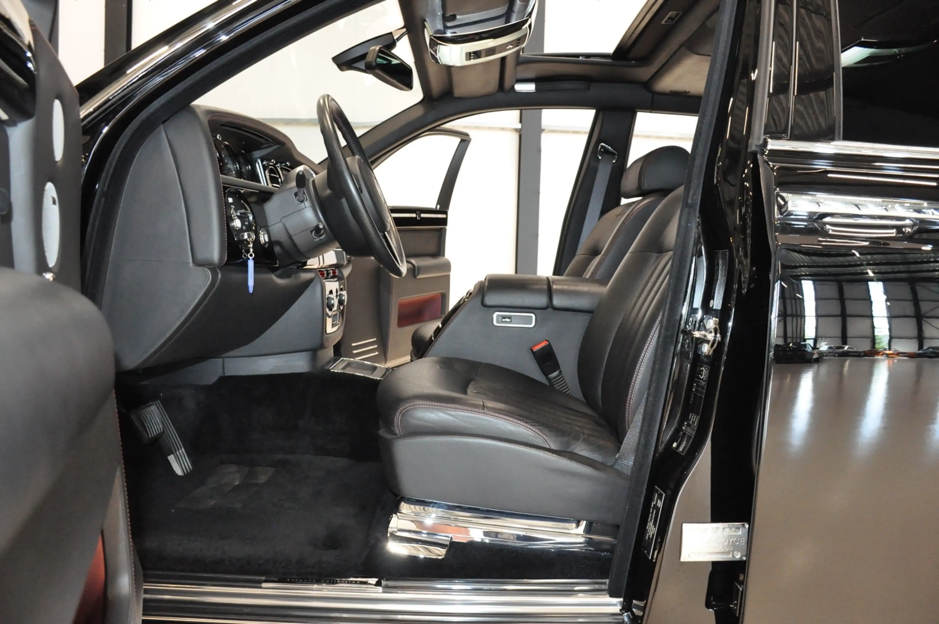 Rolls-Royce Phantom Bespoke Pearl Edition origineel 35.648 km — photo 6