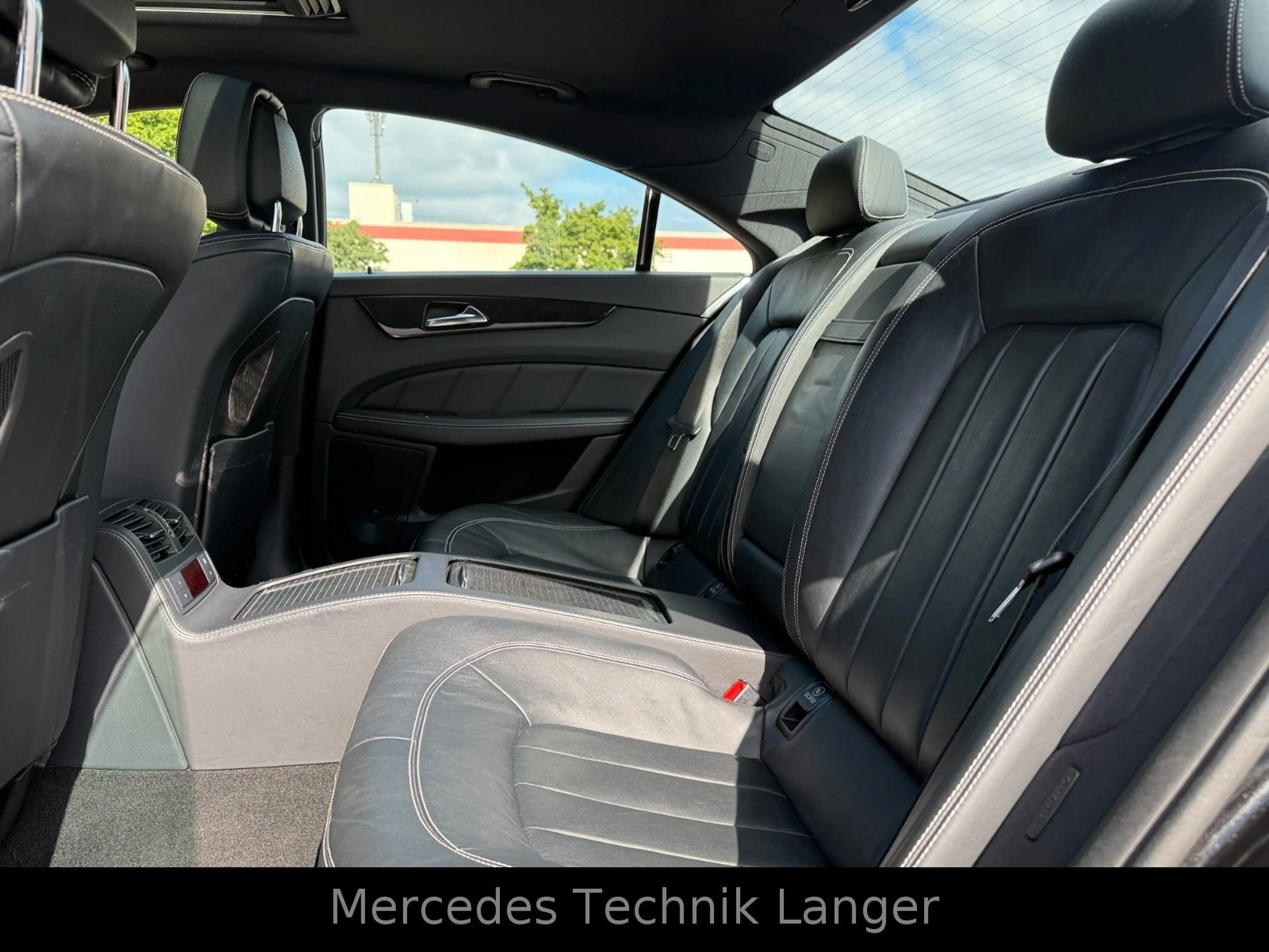 Mercedes-Benz CLS 350 CGI AMG PAKET — photo 11