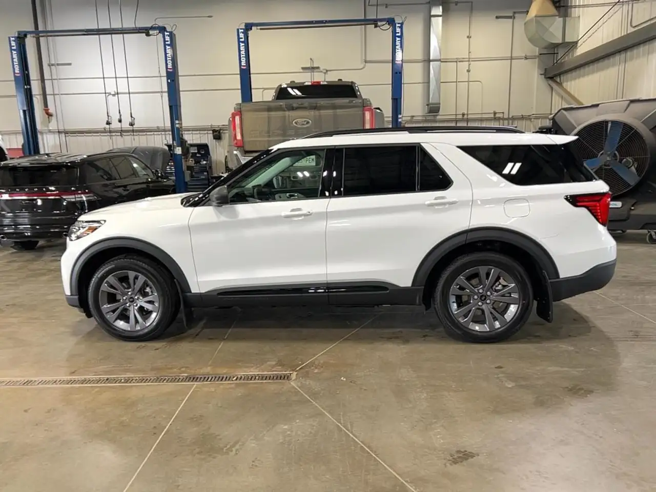 Ford Explorer снимка Ford Explorer