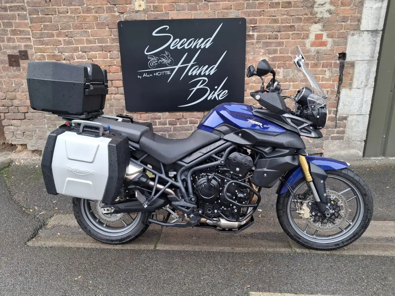Triumph Tiger 800