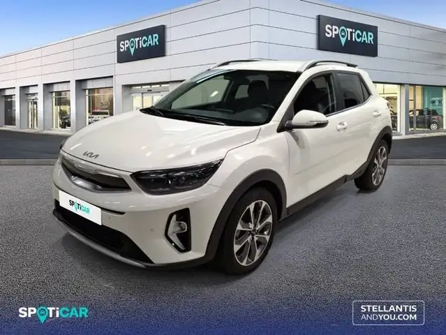 2025 Kia Stonic in White for sale
