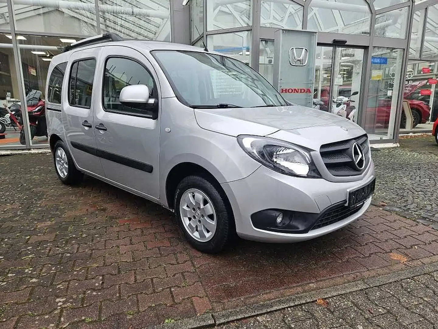 Mercedes-Benz Citan Tourer lang BlueEfficiency Citan Tourer lang BlueE Plateado - 2