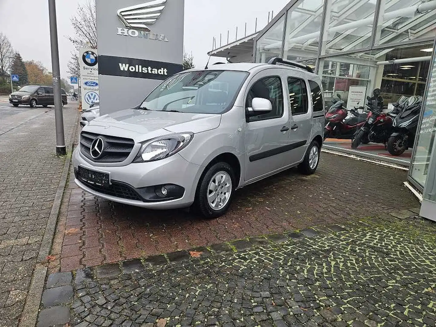Mercedes-Benz Citan Tourer lang BlueEfficiency Citan Tourer lang BlueE Plateado - 1