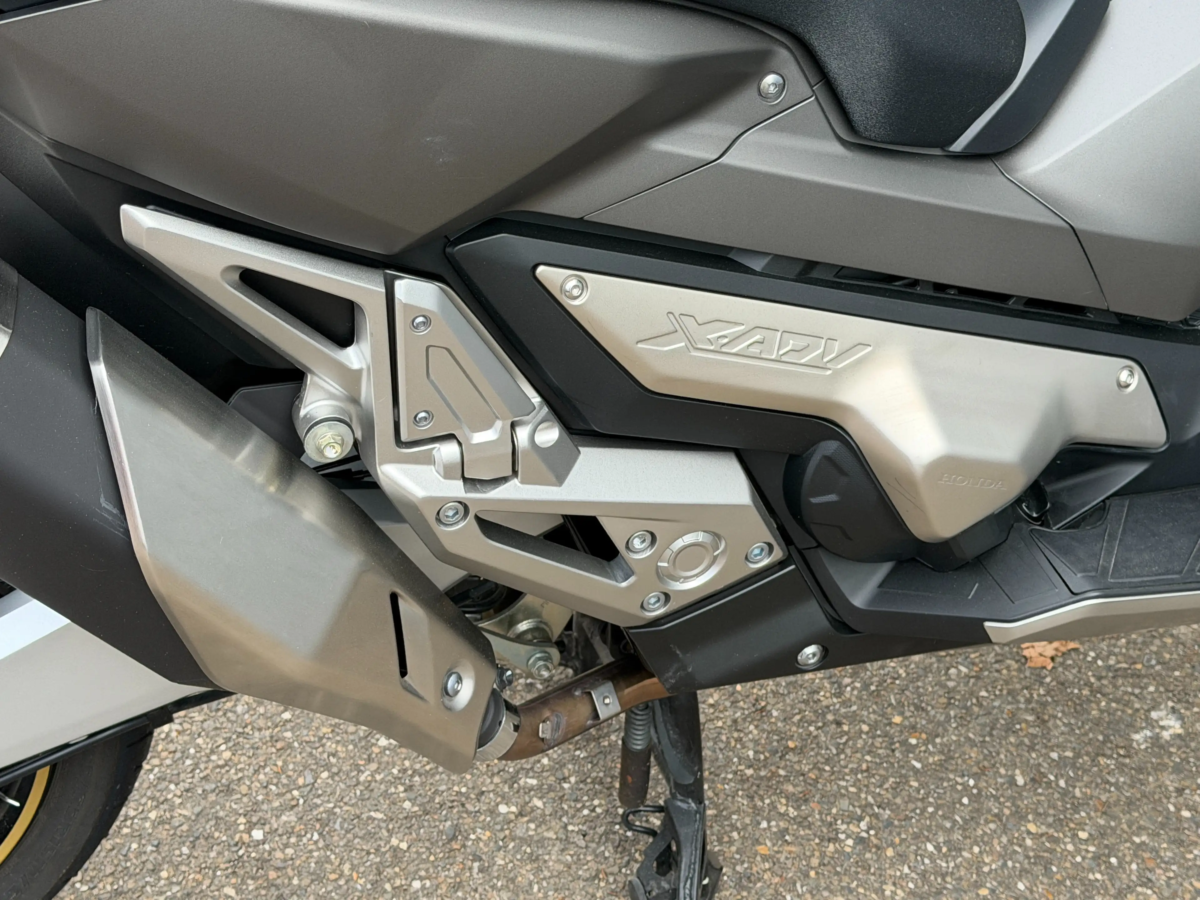Honda X-ADV 750 / Topkoffer / Keyless / 2018 -- 14800 km — photo 7