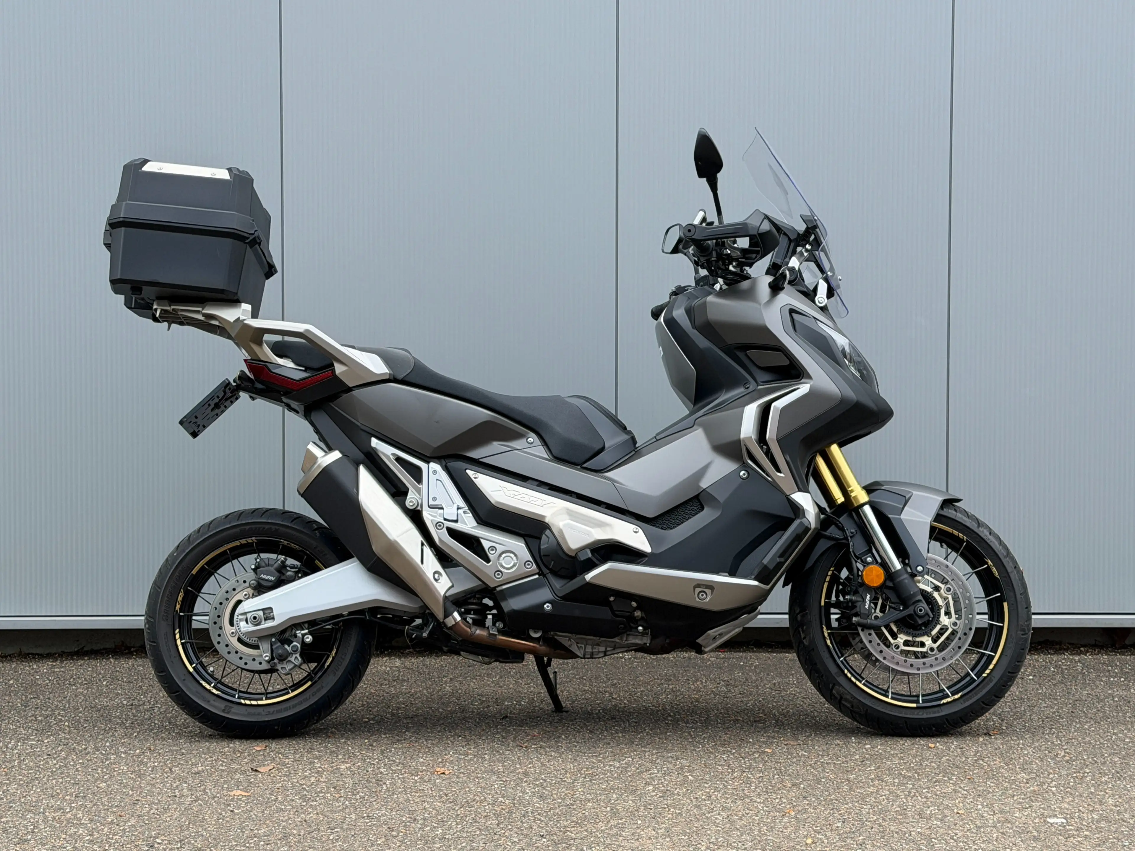 Honda X-ADV 750 / Topkoffer / Keyless / 2018 -- 14800 km