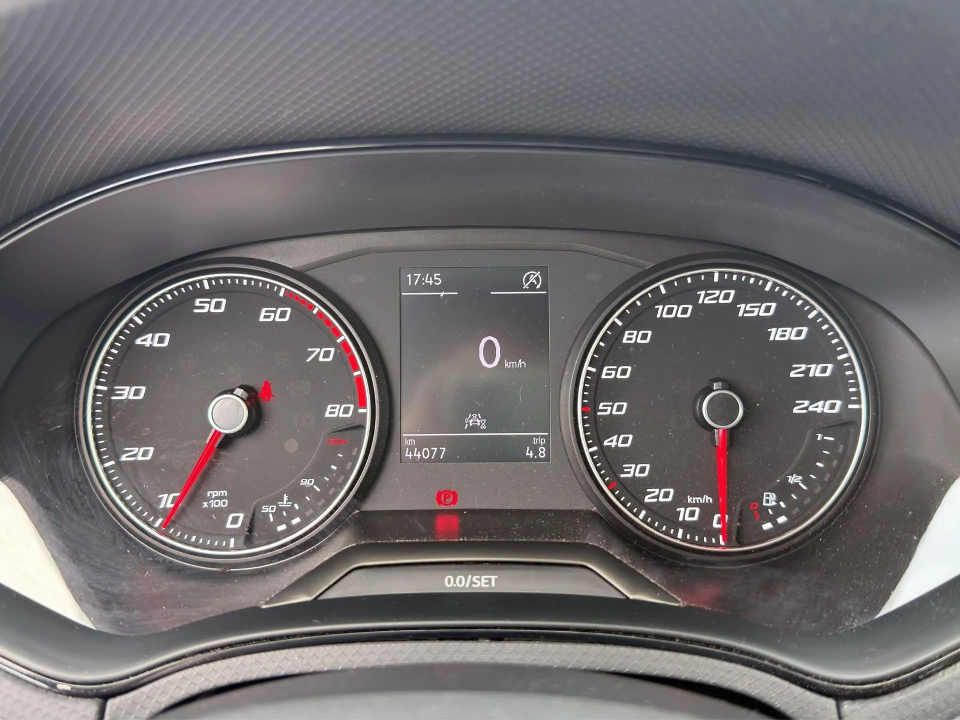 SEAT Arona 1.0 TSI Style KLIMA / LED / KAMERA / DAB+ / SMART- — photo 12