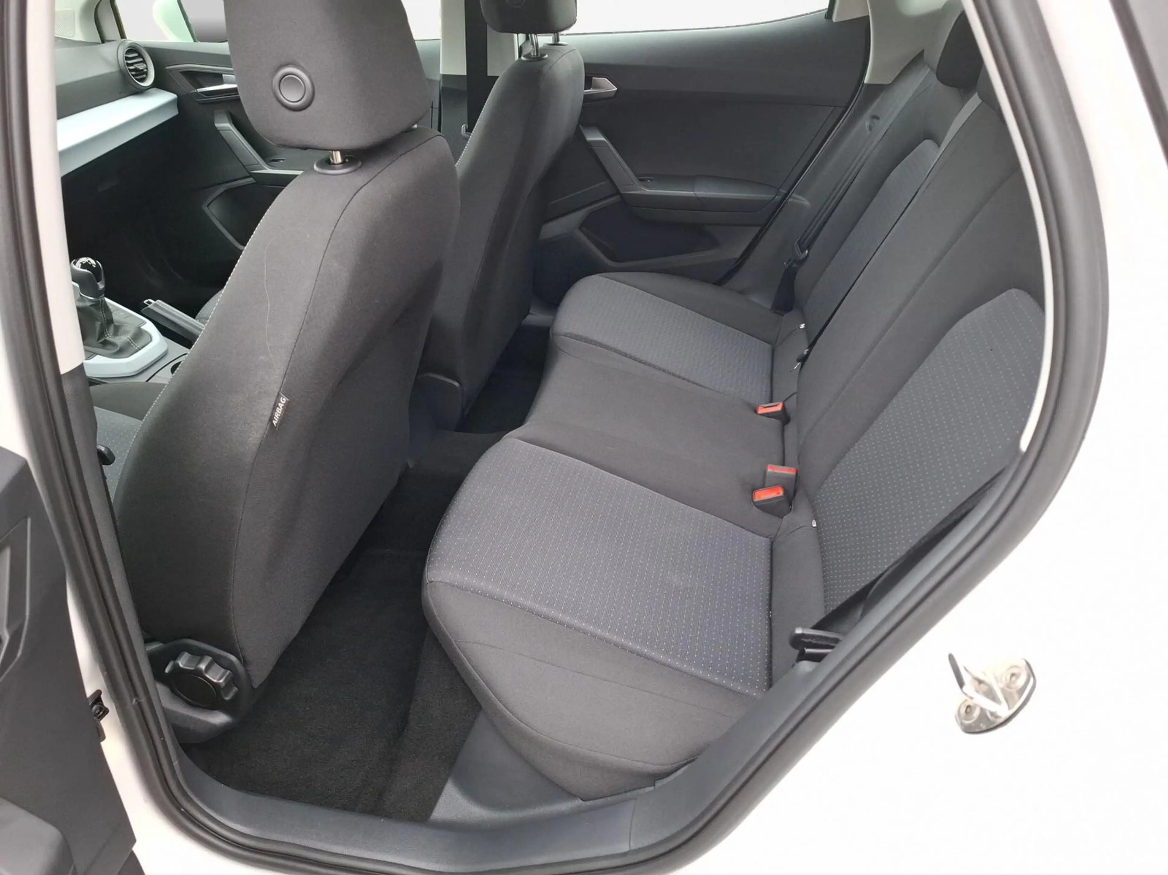 SEAT Arona 1.0 TSI Style KLIMA / LED / KAMERA / DAB+ / SMART- — photo 15