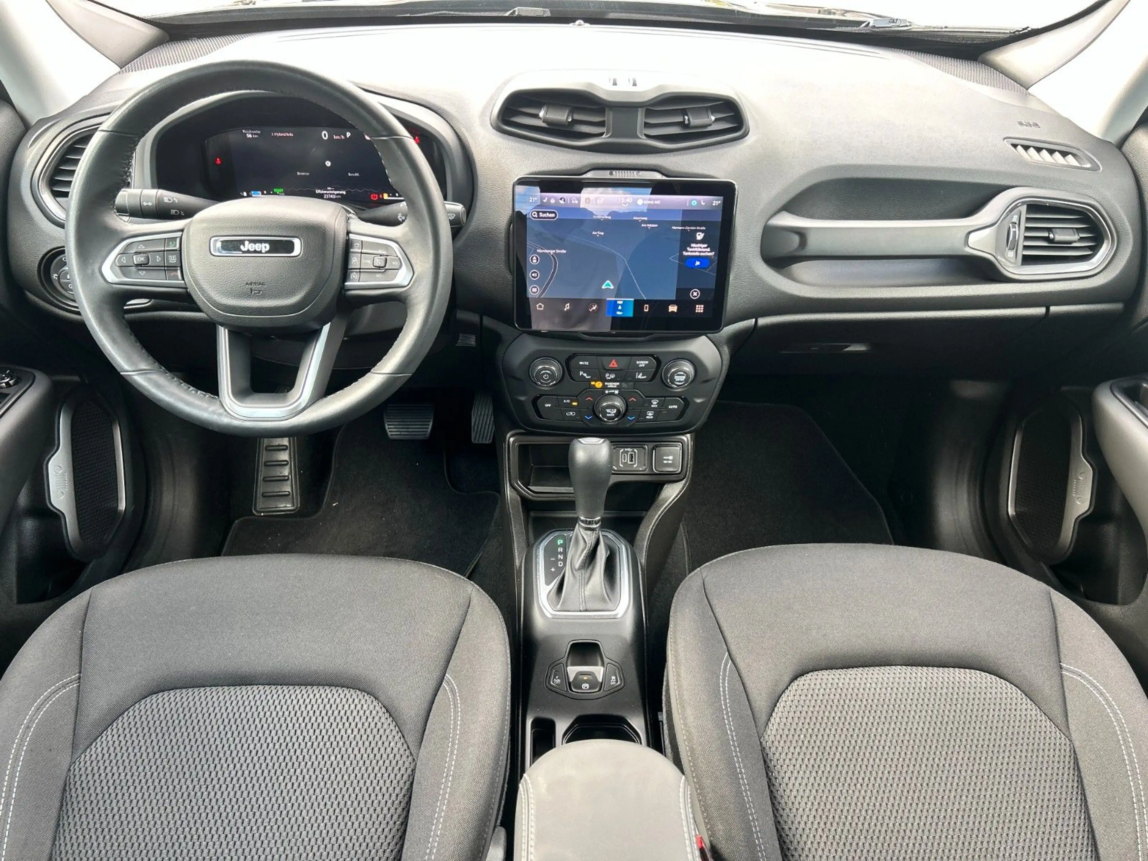 Jeep Renegade Altitude Mild-Hybrid FWD — photo 12