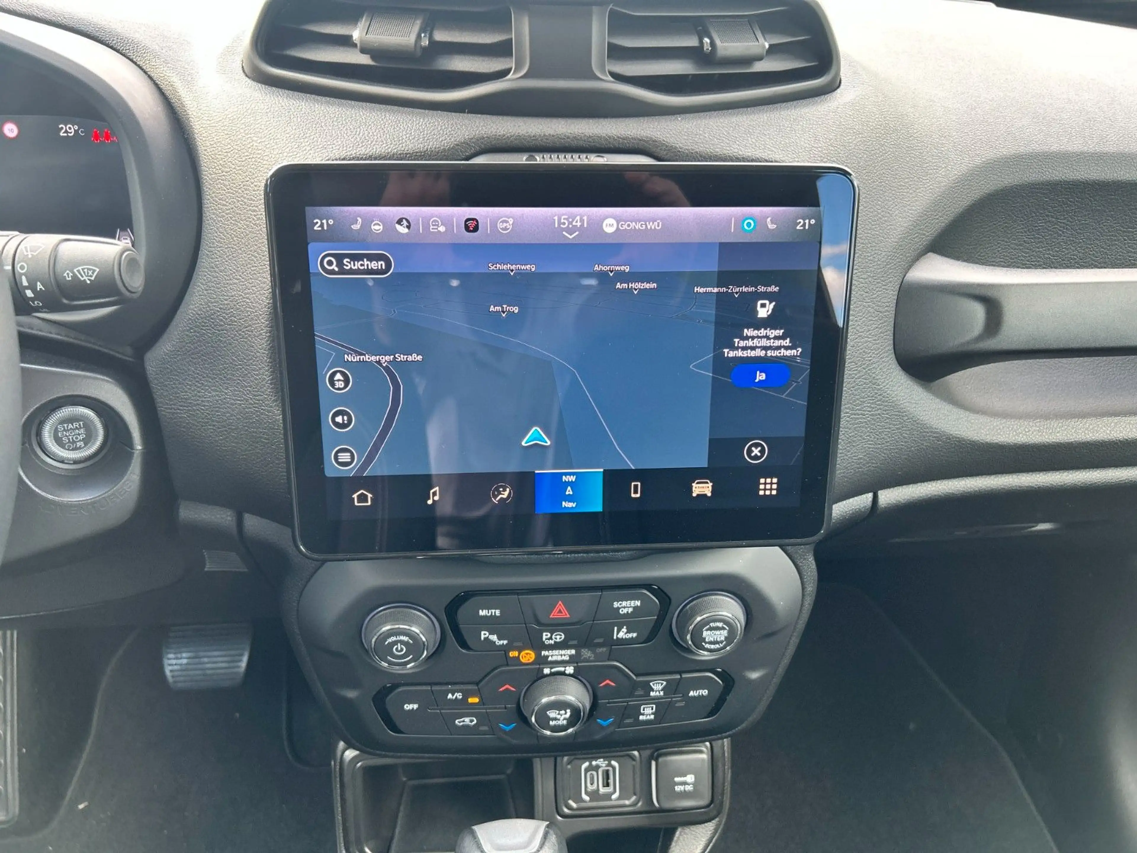Jeep Renegade Altitude Mild-Hybrid FWD — photo 14