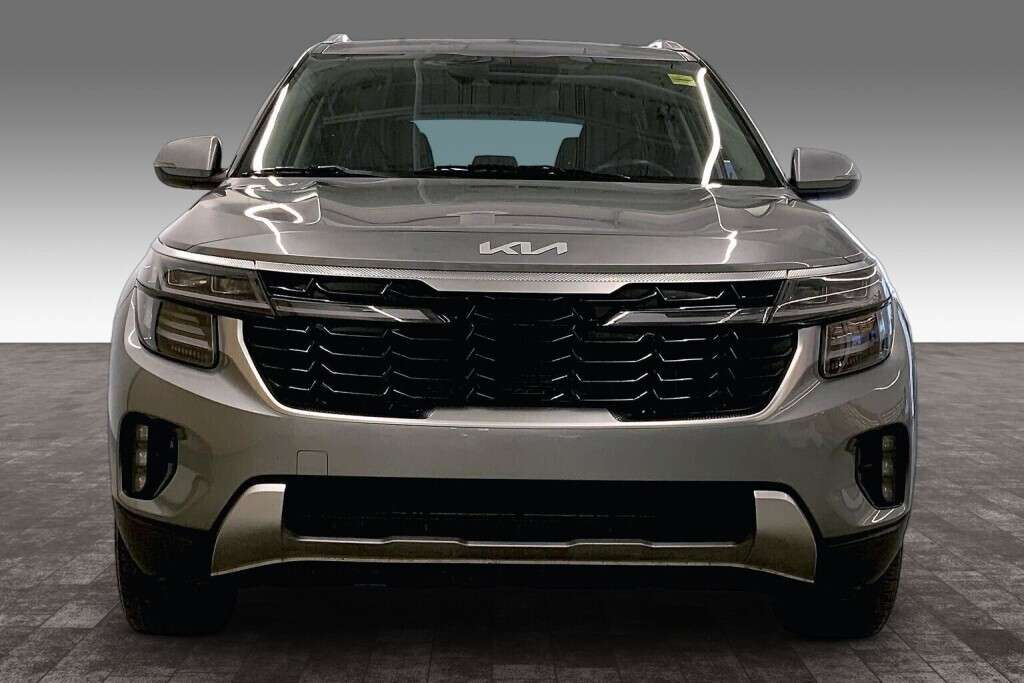 2025 Kia Seltos EX AWD | LEATHER | SUNROOF | HEATED SEATS & WHEEL — снимка 3