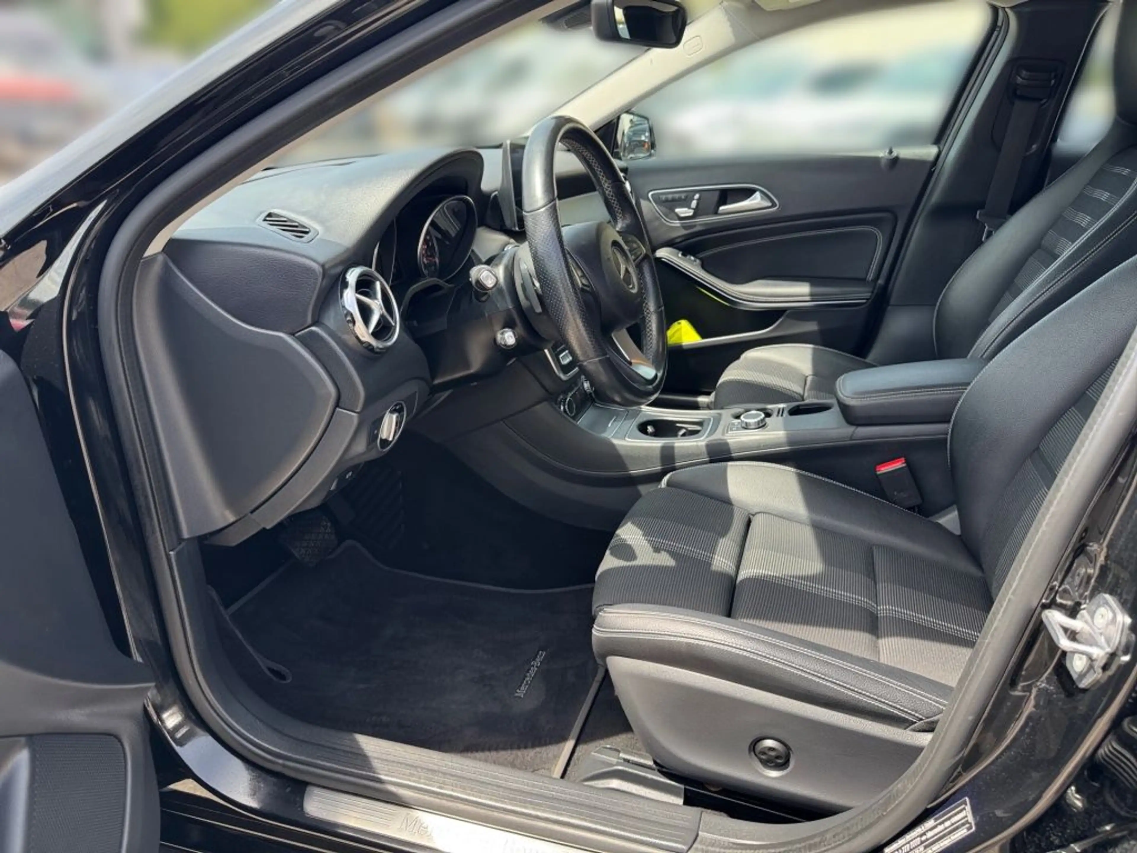 Mercedes-Benz GLA 220 4Matic 7G-DCT Urban — photo 7