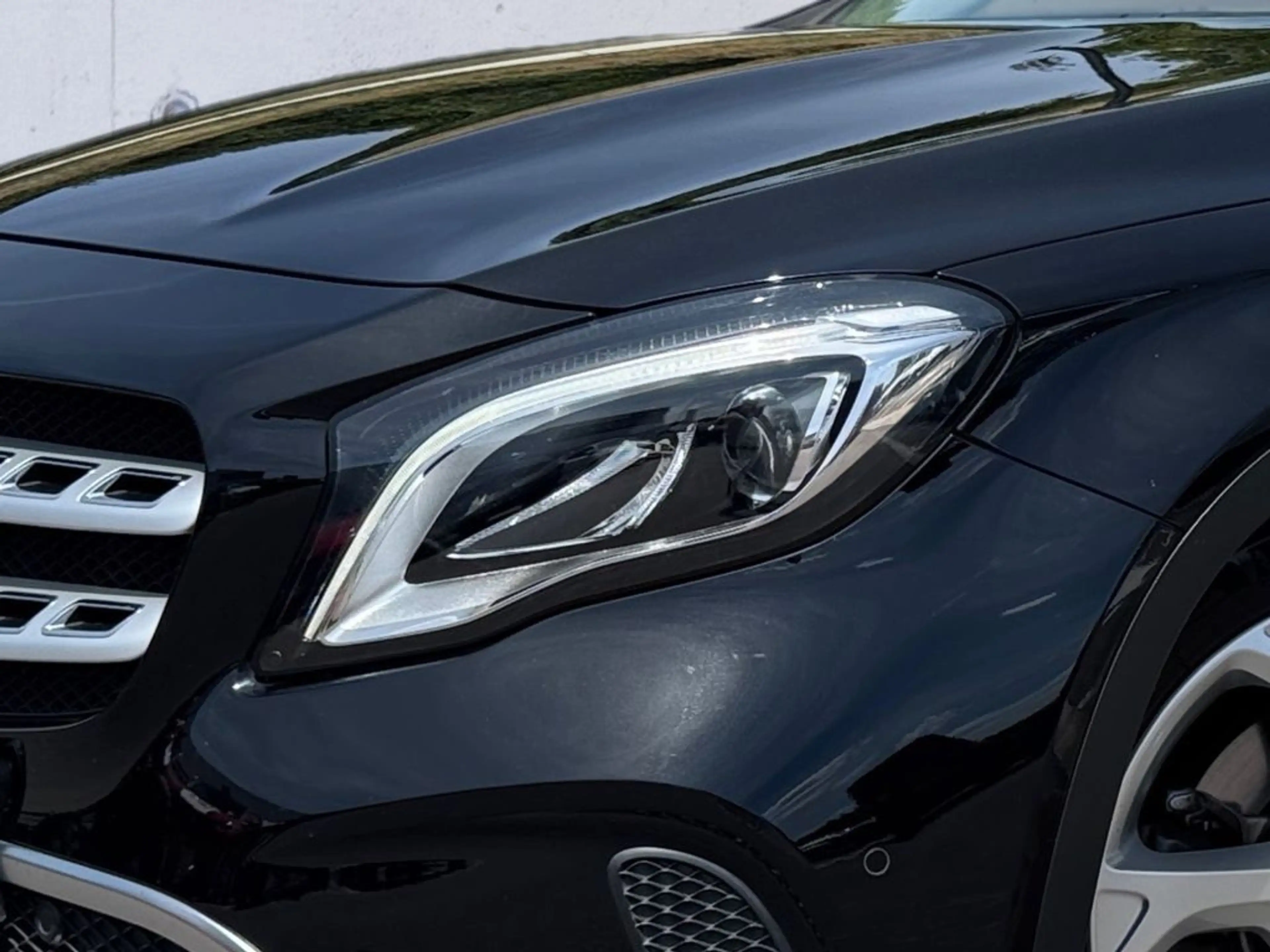 Mercedes-Benz GLA 220 4Matic 7G-DCT Urban — photo 5