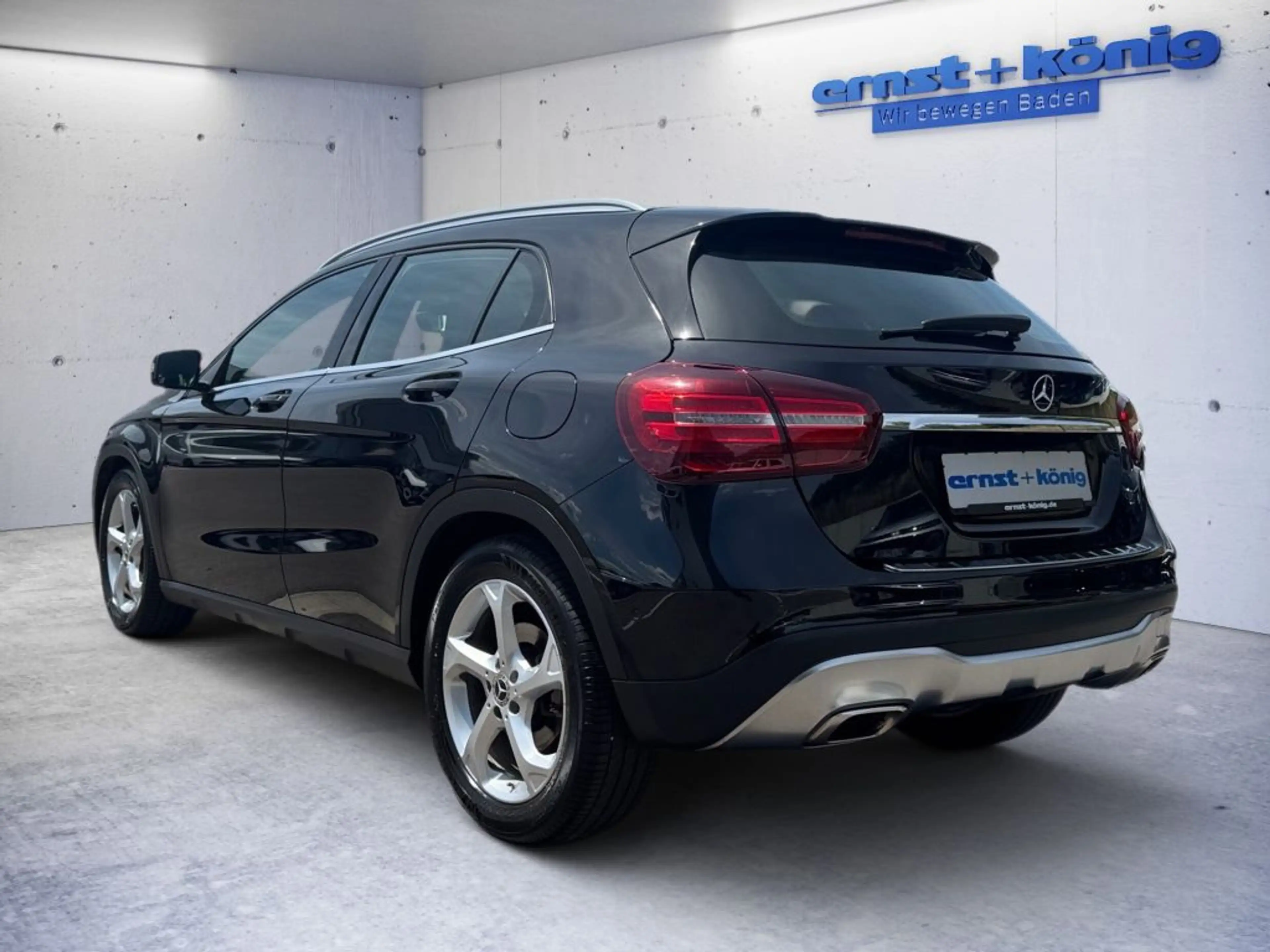 Mercedes-Benz GLA 220 4Matic 7G-DCT Urban — photo 4