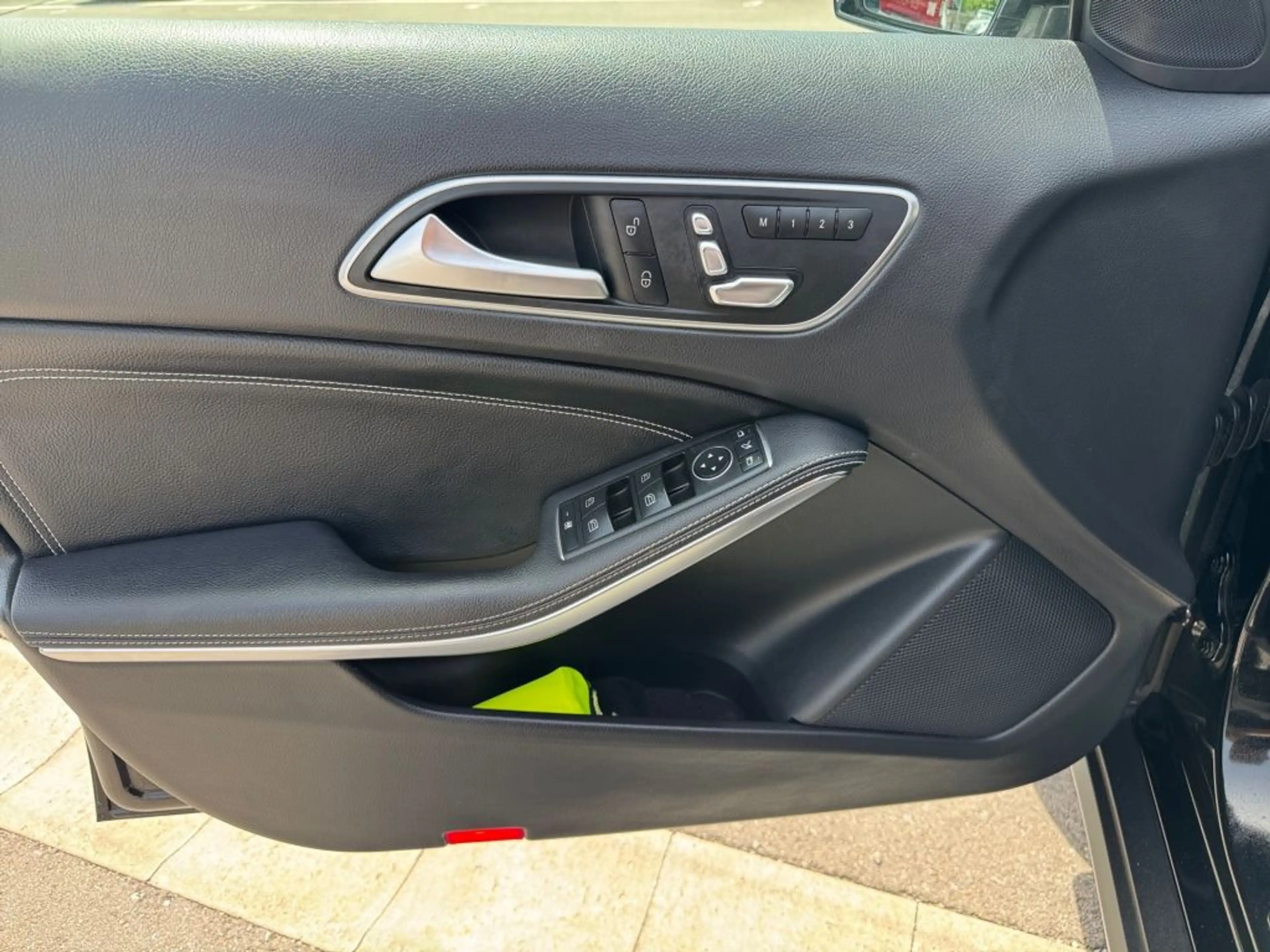 Mercedes-Benz GLA 220 4Matic 7G-DCT Urban — photo 8