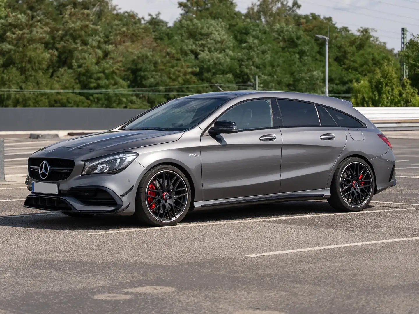 Mercedes-Benz CLA 45 AMG 4Matic DCT 7G Shooting Brake Grau - 1