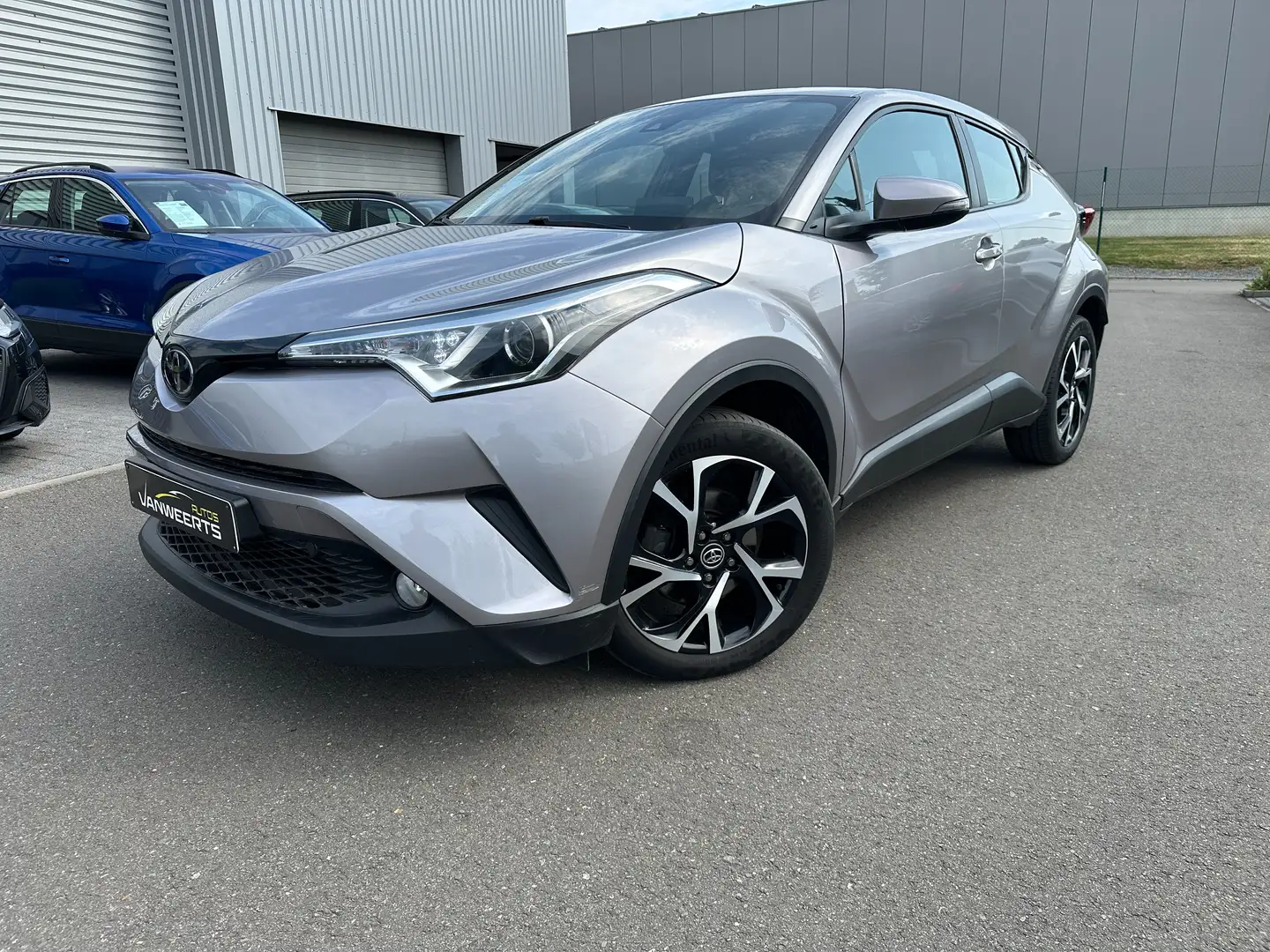 Toyota C-HR 1.2 Turbo 2WD, NAVIGATIE / CAMERA siva - 1