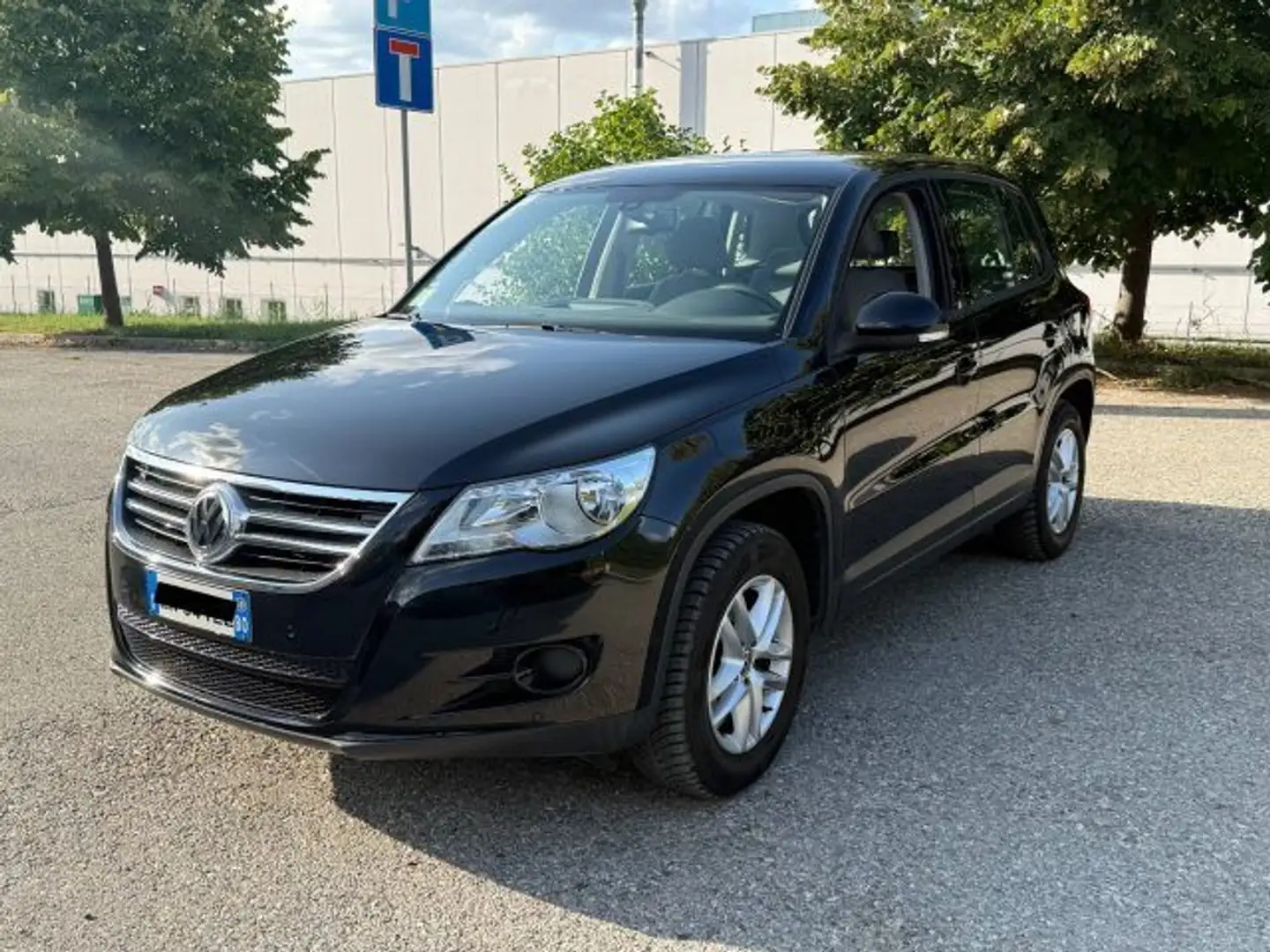 Volkswagen Tiguan 1.4 TSI Trend & Fun BlueMotion Technology Zwart - 1