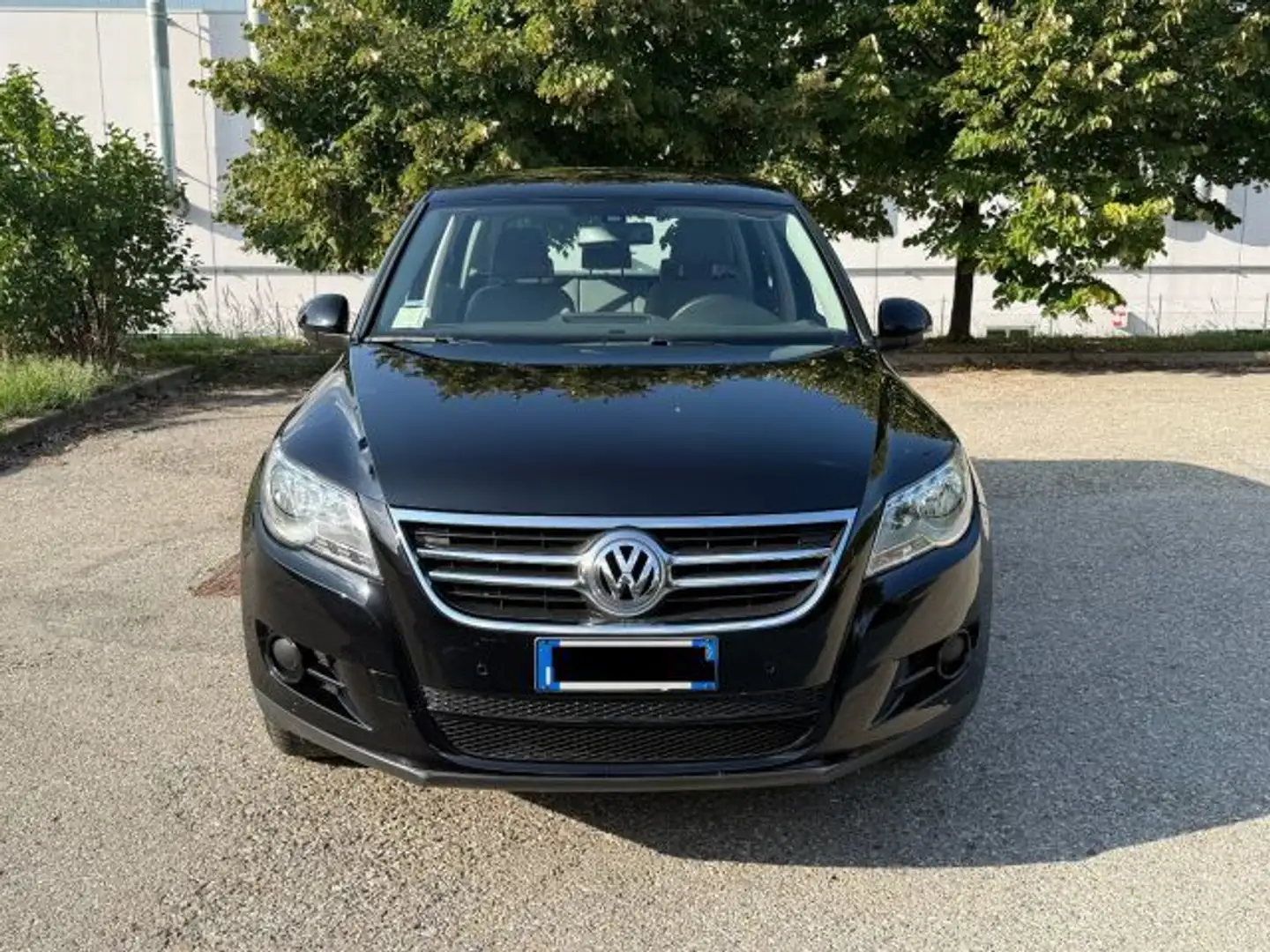 Volkswagen Tiguan 1.4 TSI Trend & Fun BlueMotion Technology Zwart - 2
