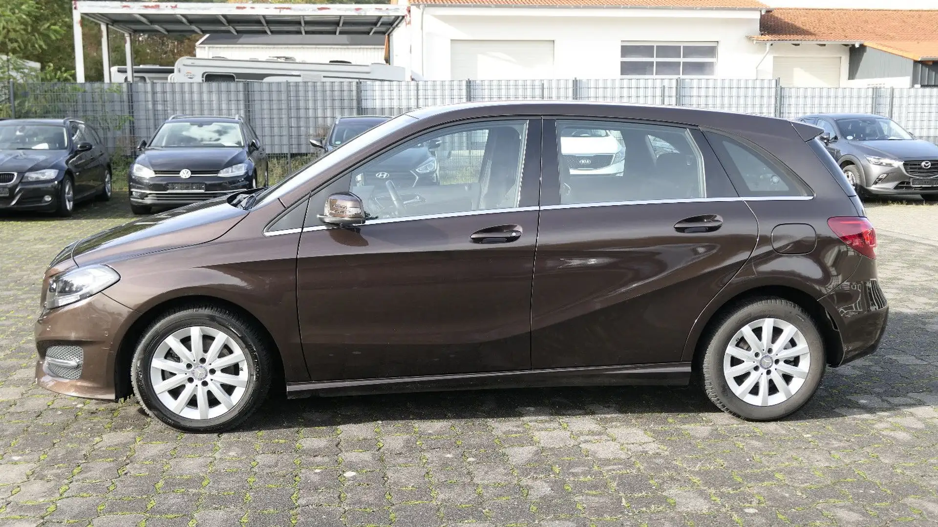 Mercedes-Benz B 180 Aut. PDC/Sitzheizung/Tempomat/LED/MFL Braun - 2