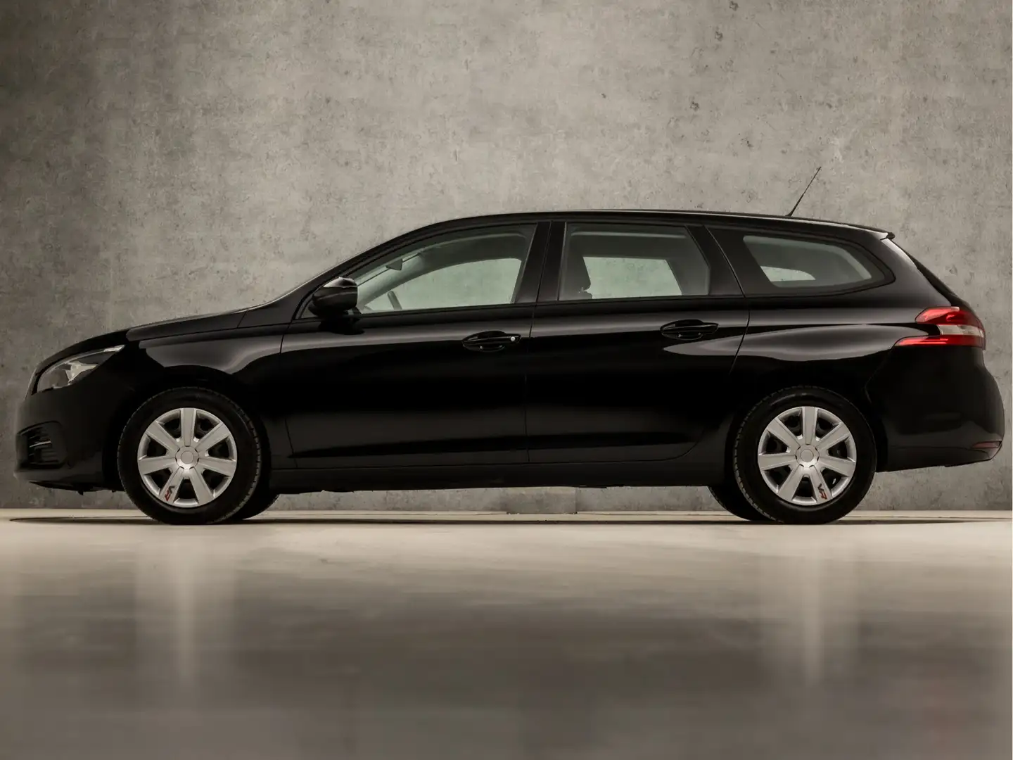 Peugeot 308 SW 1.2 PureTech Sport (APPLE CARPLAY, GROOT NAVI, Zwart - 2
