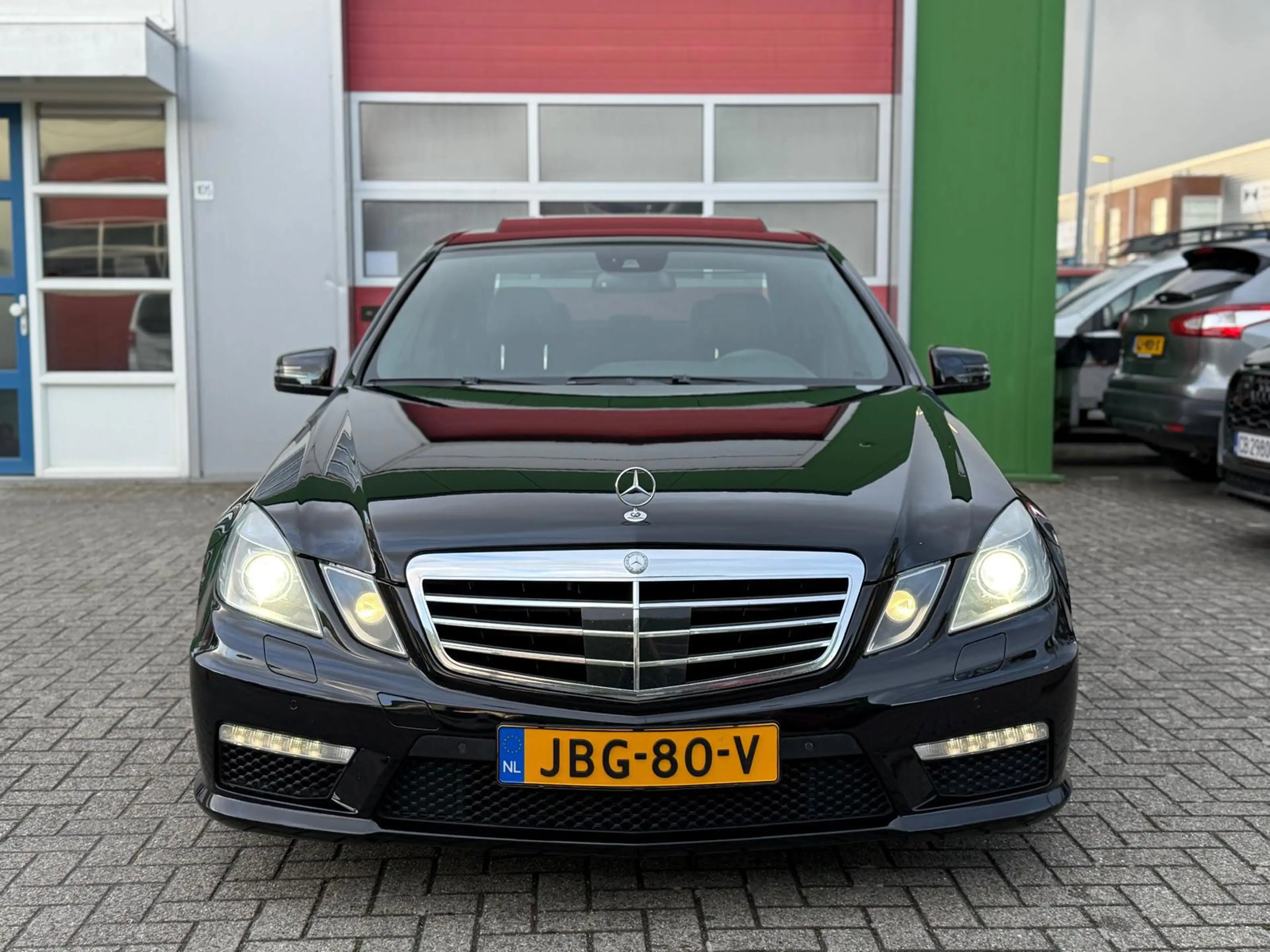 Mercedes-Benz E 63 AMG Package Pano/Dak/Camera — photo 2