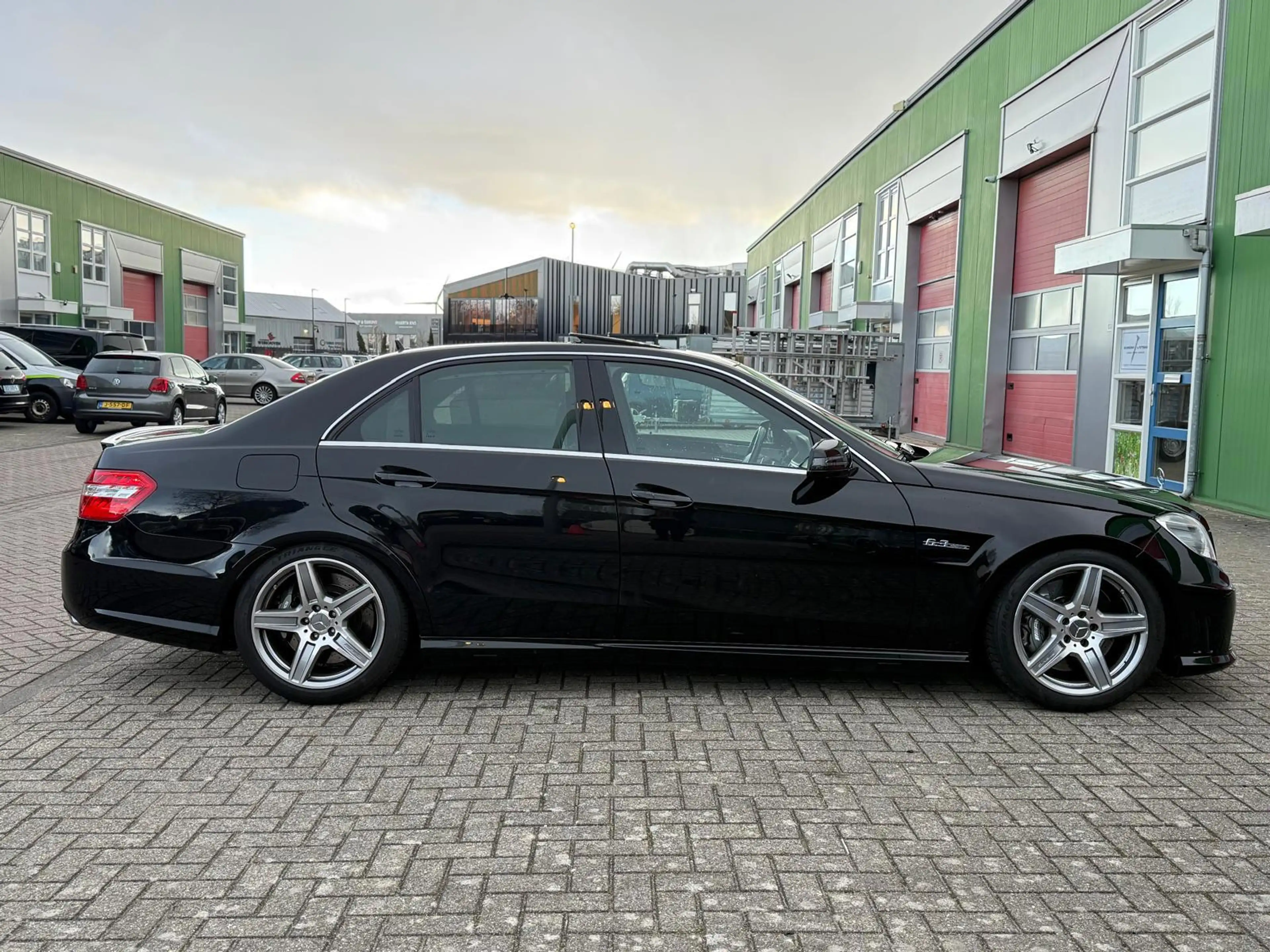Mercedes-Benz E 63 AMG Package Pano/Dak/Camera — photo 8