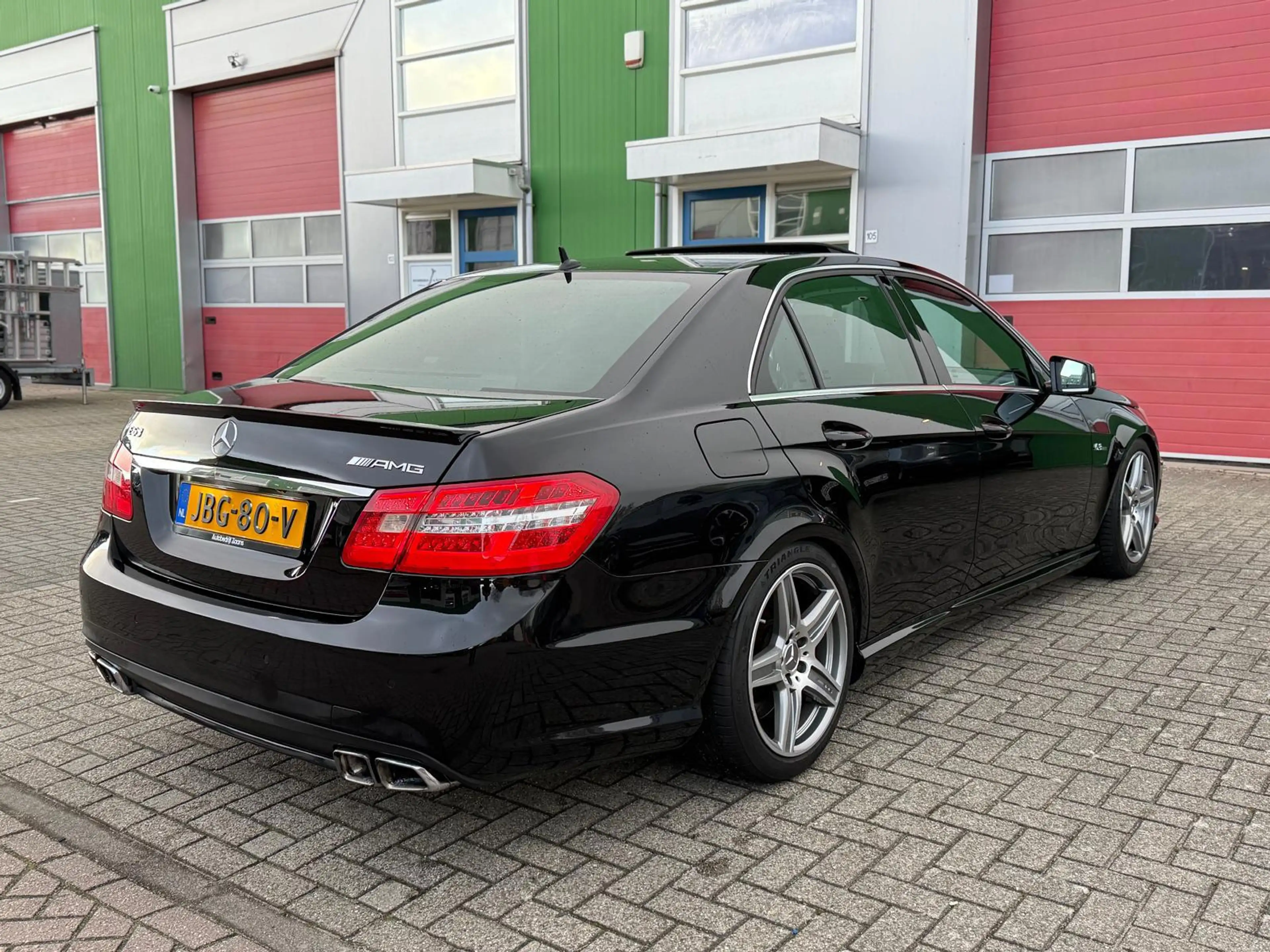 Mercedes-Benz E 63 AMG Package Pano/Dak/Camera — photo 5
