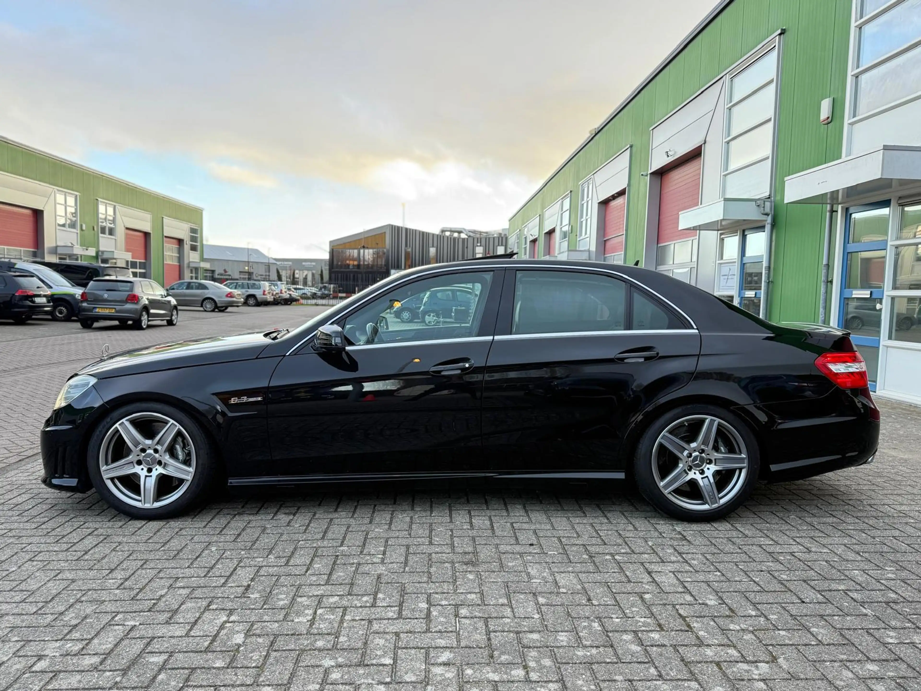 Mercedes-Benz E 63 AMG Package Pano/Dak/Camera — photo 9