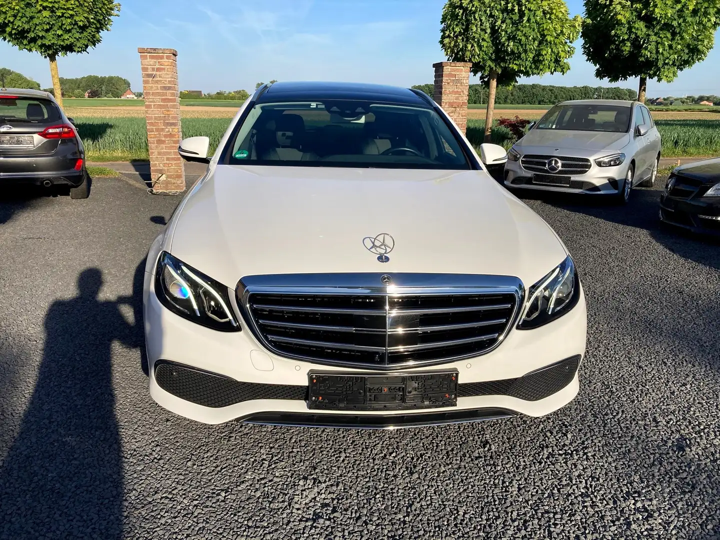 Mercedes-Benz E 200 Exclusive//360° Kamera//Pano.//schwenk. AHK Bianco - 2