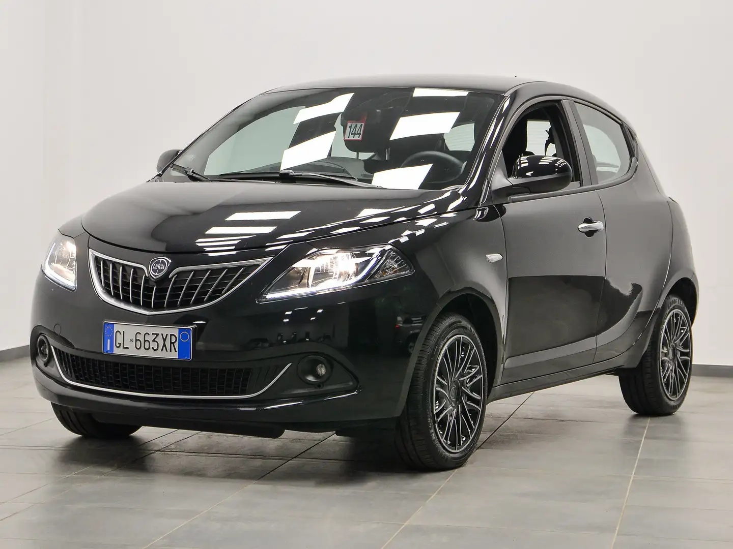 Lancia Ypsilon Ypsilon 1.0 firefly hybrid Alberta Ferretti Negro - 1