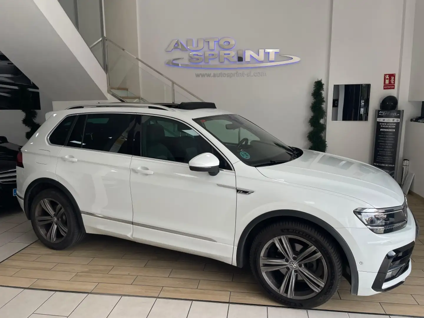 Volkswagen Tiguan 2.0TDI Sound R-Line DSG Blanc - 2