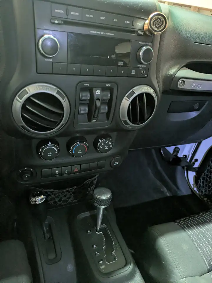 Jeep Wrangler photo Jeep Wrangler