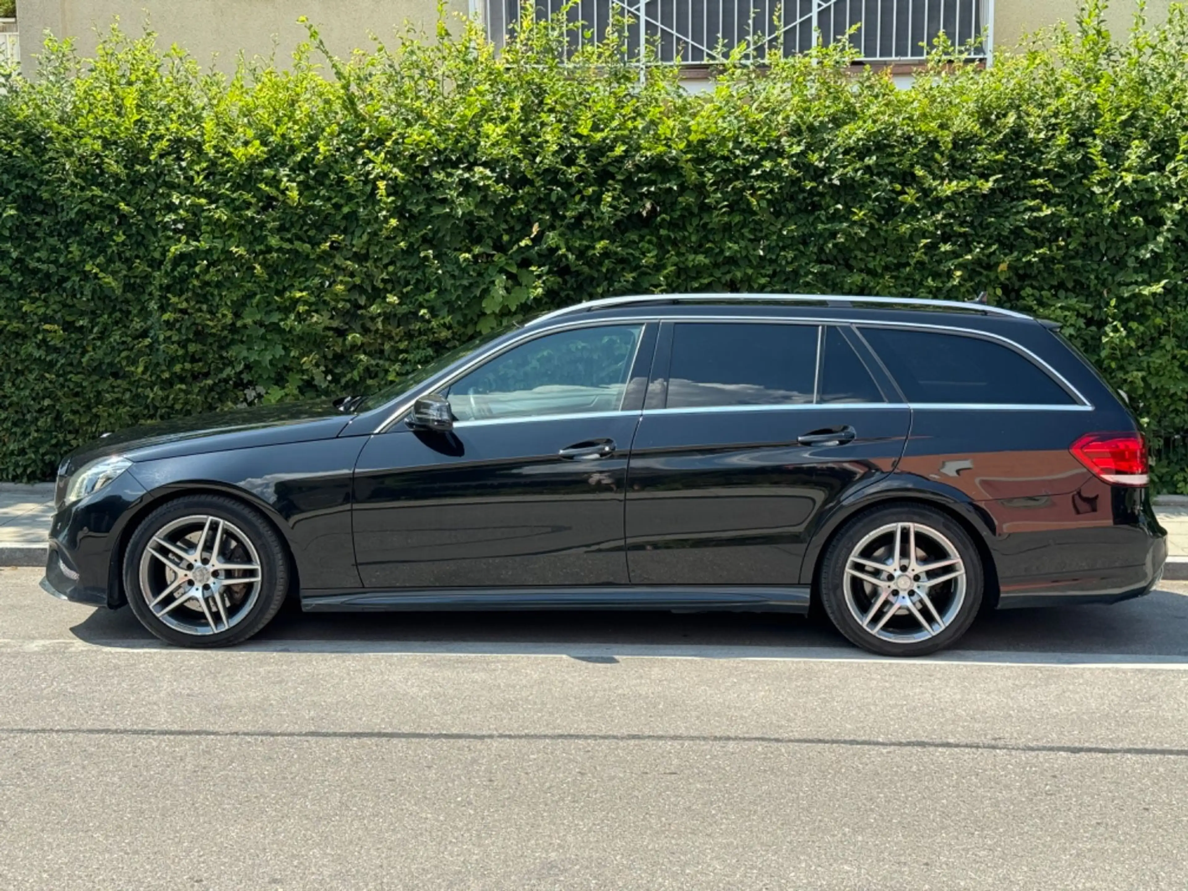 Mercedes-Benz E 350 BlueTec 4Matic*AMG Paket|Distronic Plus|A — photo 2