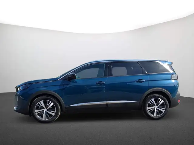 Peugeot 5008 view 4