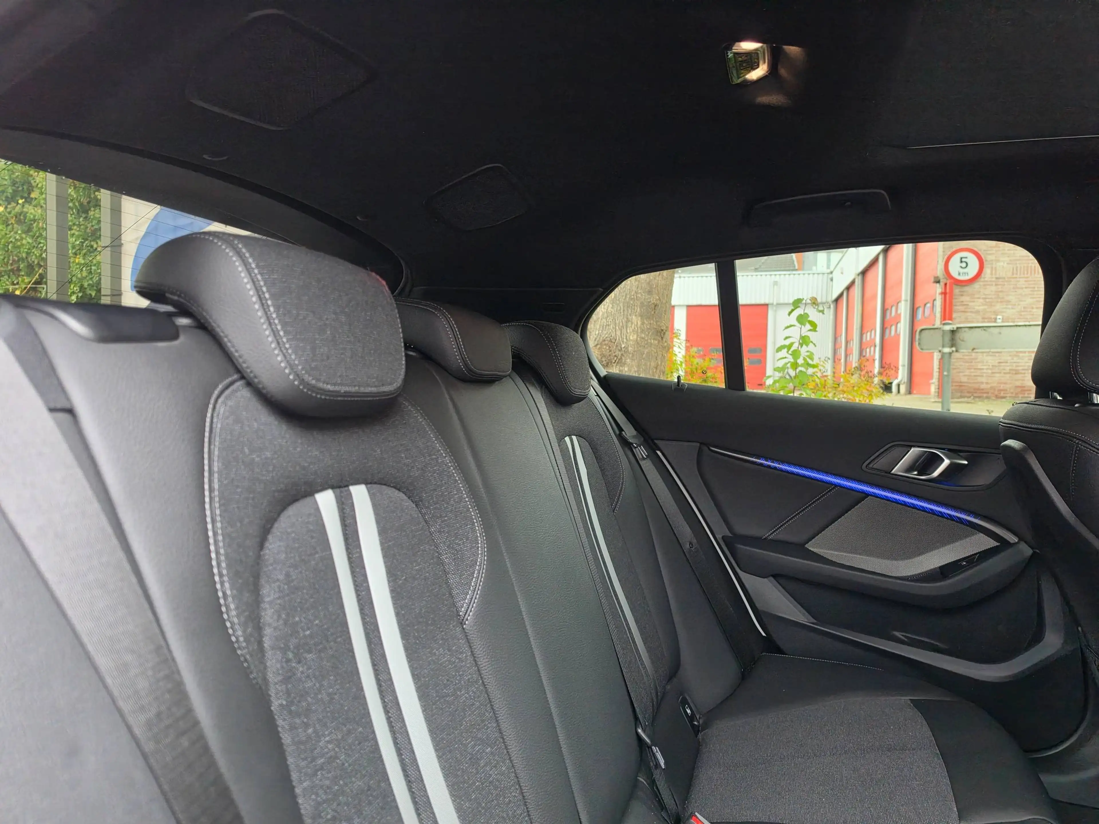 BMW 120 i Sport Line | Panoramadak | Harman/Kardon | Camera | Pano | Head-Up Display | CarPlay & Android | Adaptive LED — photo 11
