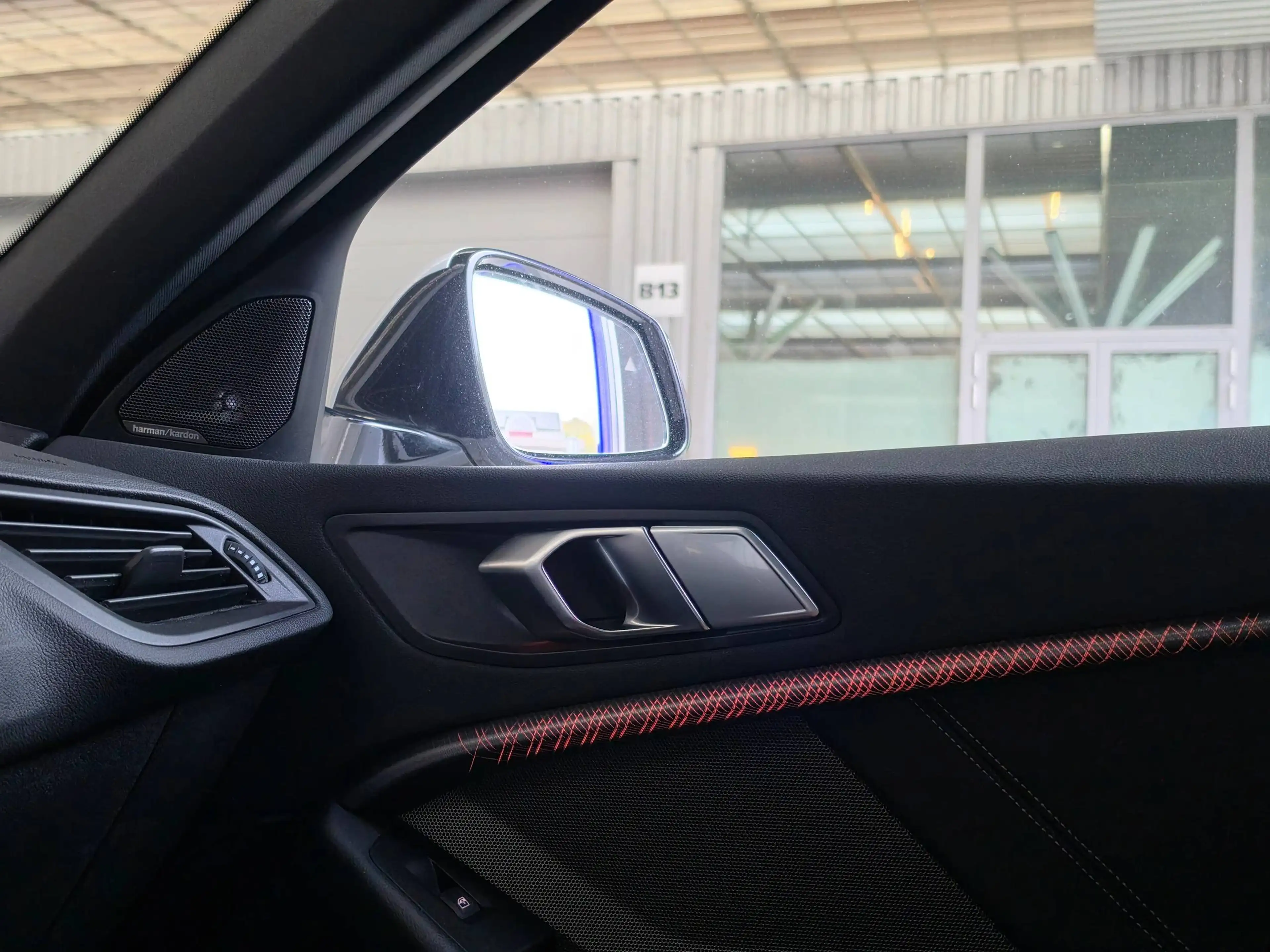 BMW 120 i Sport Line | Panoramadak | Harman/Kardon | Camera | Pano | Head-Up Display | CarPlay & Android | Adaptive LED — photo 12