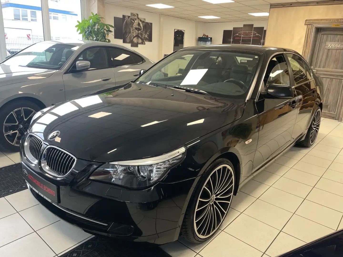 BMW 525 i Lim. Navi*Leder*Bi-Xenon*Autom.*49.TKM* Schwarz - 1