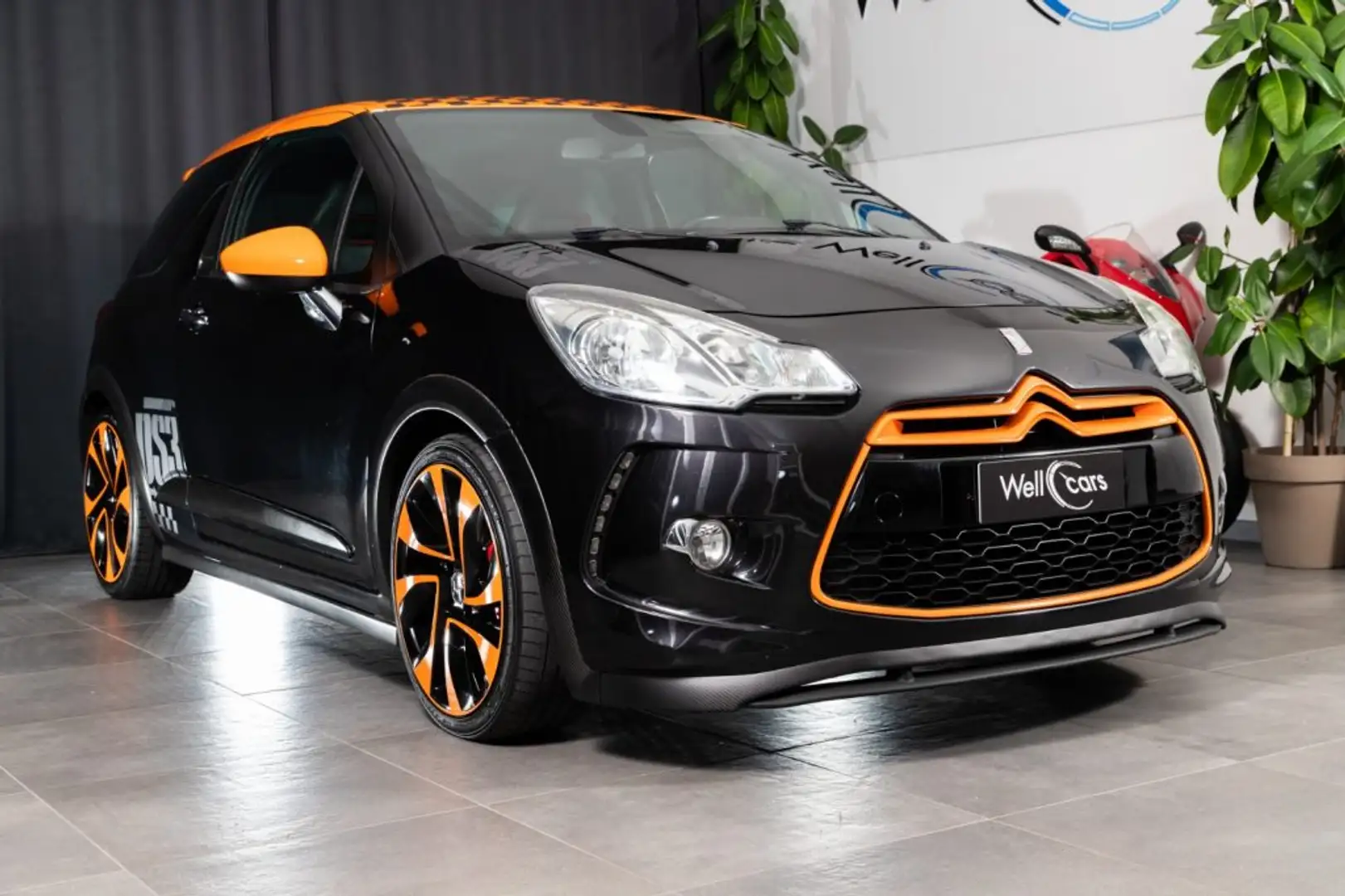 DS Automobiles DS 3 1.6 THP 200 Racing Black - 1
