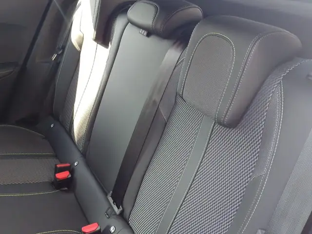 Peugeot 2008 view 15