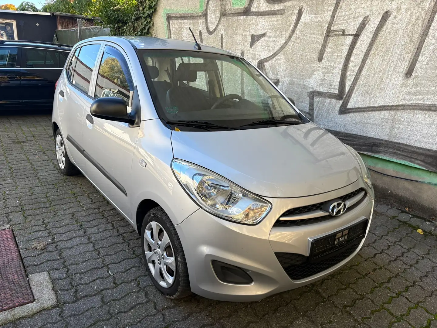 Hyundai i10 1.1 5 Star Edition *KLIMA+EURO5* 82.000KM Silber - 1