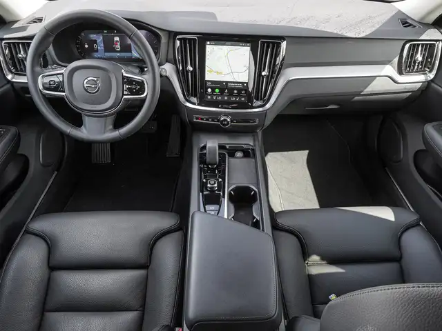 Volvo V60 Cross Country view 10