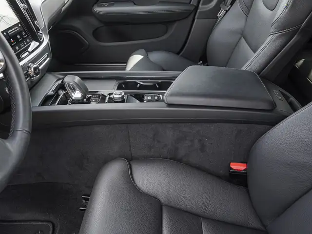 Volvo V60 Cross Country view 15