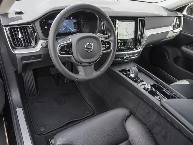 Volvo V60 Cross Country view 9