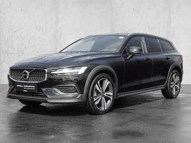Volvo V60 Cross Country view 2