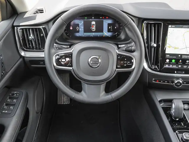Volvo V60 Cross Country view 11