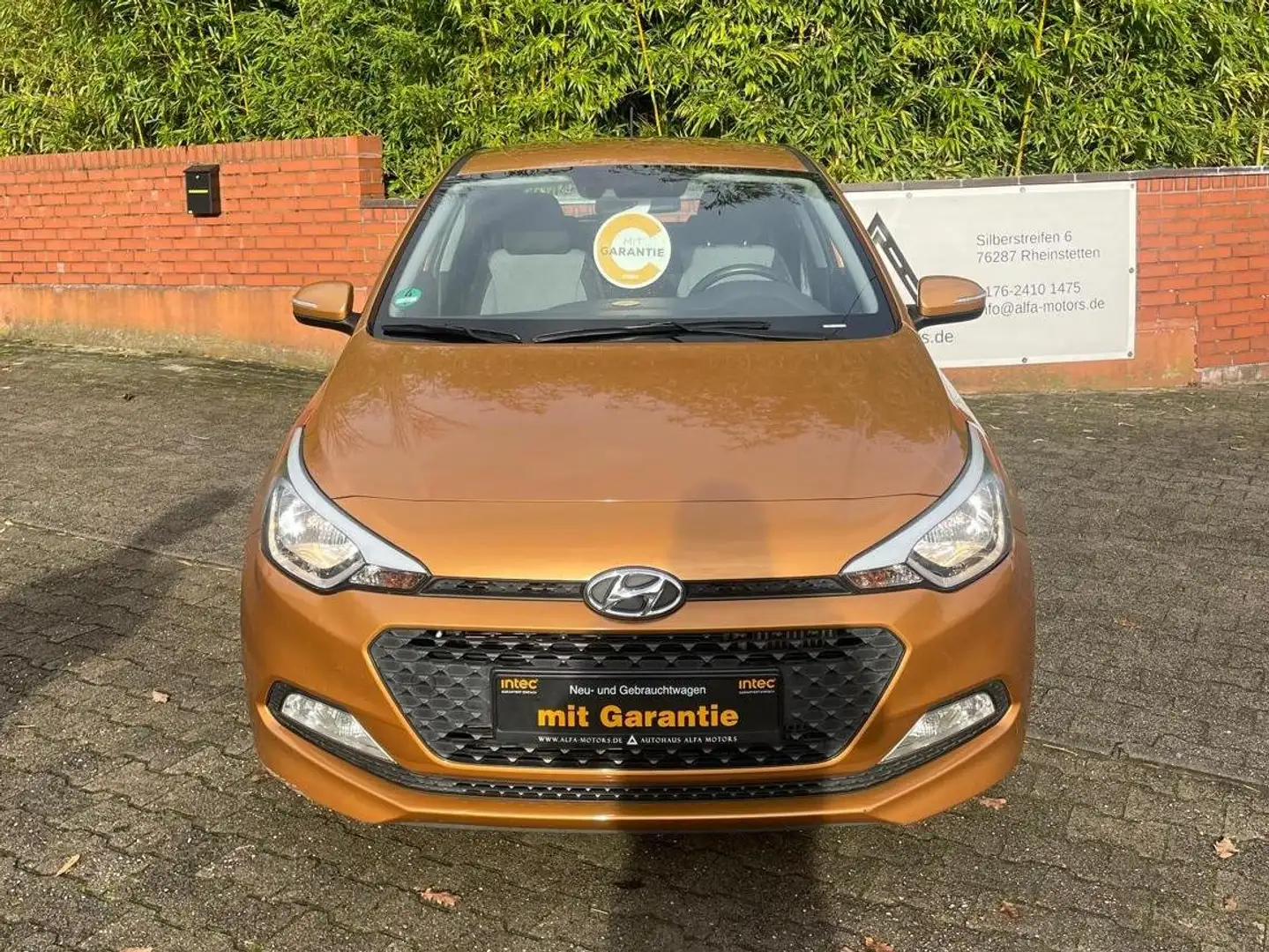 Hyundai i20 Basis // 1-Hand // Garantie // Scheckheft // Orange - 2