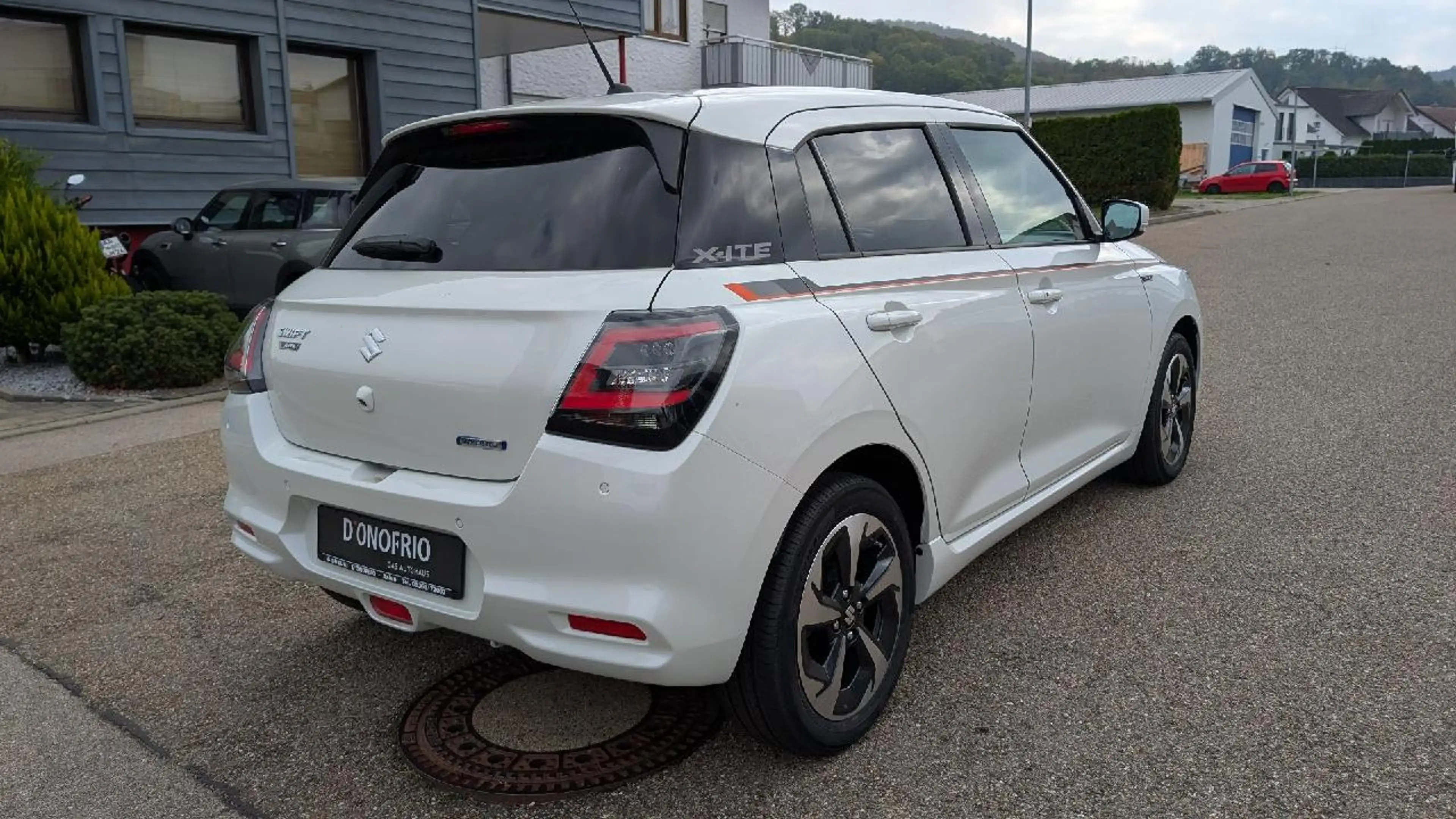 Suzuki Swift 1.2 Dualjet Hybrid 60 kW Comfort+ X-ITE mit WKR — photo 5